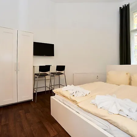 Bearlin - Center East 3*